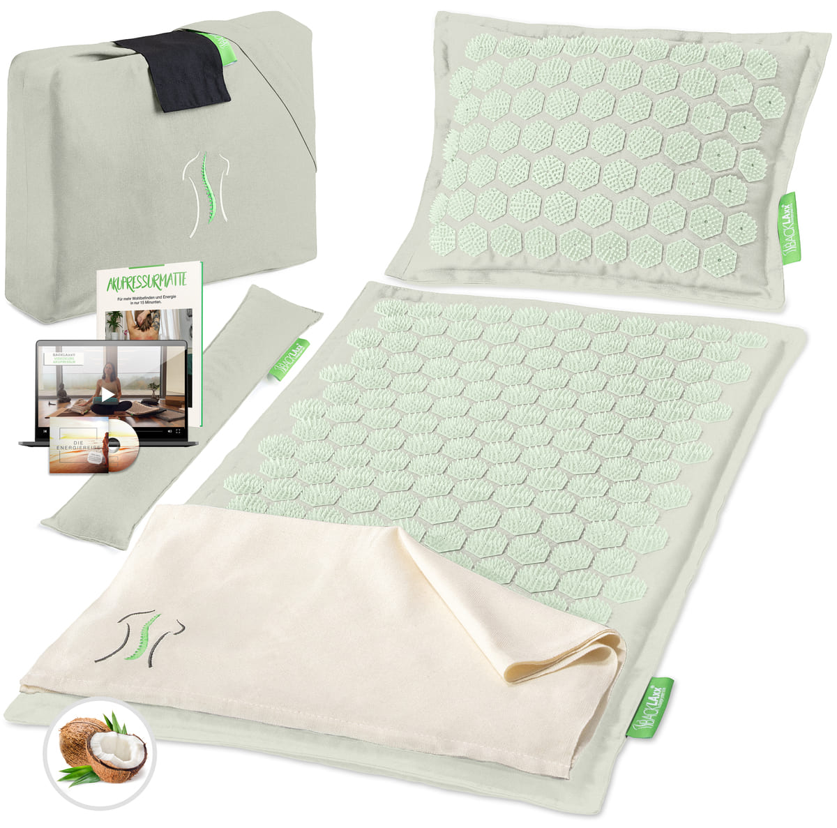 Komplettes mintgrünes Akupressurmatten-Set bestehend aus Matte, Kissen, Lendenkissen, Tragetasche, Baumwolltuch sowie digitalem Videokurs, Hörbuch und E-Book. Die Matte und das Kissen sind mit Akupressurspitzen versehen. Das Set liegt übersichtlich angeordnet auf weißem Hintergrund.