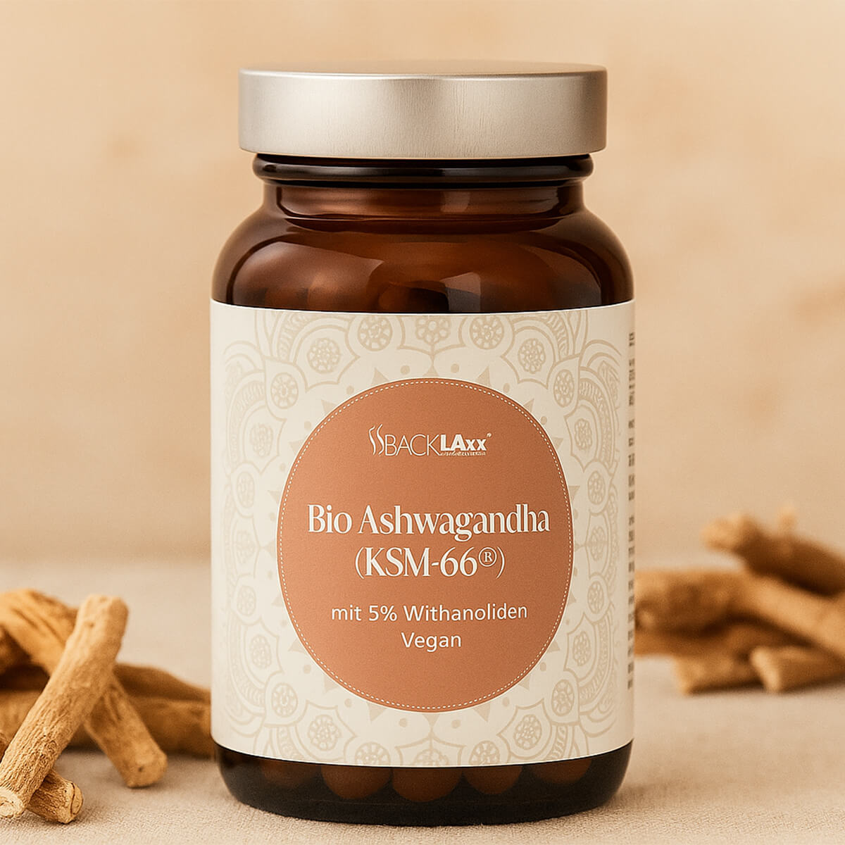 Weiße Ashwagandha-Dose mit grünem Etikett, braune Kapseln daneben sichtbar	