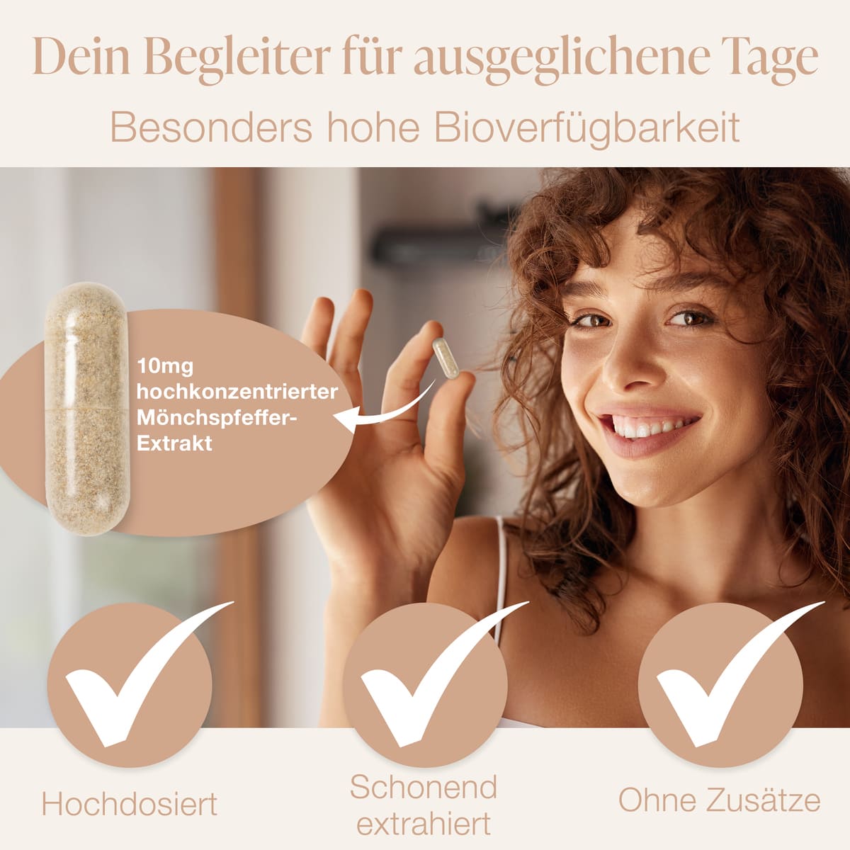 BACKLAXX® Mönchspfeffer-Kapseln im Braunglas vor lila Vitex-Zweig und Samen; vegan, laborgeprüft, schonend mit Wasser extrahiert, made in Germany.